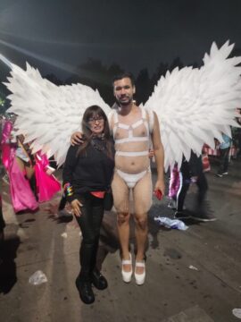 Imágenes para rendir homenaje a persona finada, estas pueden variar en su contenido.