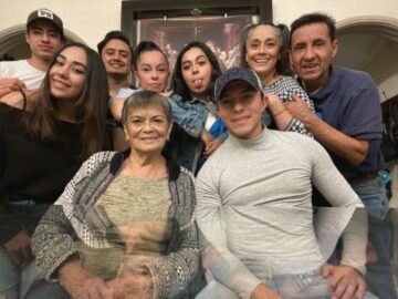 Imágenes para rendir homenaje a persona finada, estas pueden variar en su contenido.