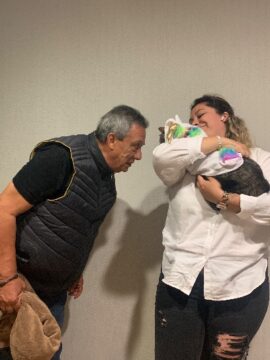 Imágenes para rendir homenaje a persona finada, estas pueden variar en su contenido.