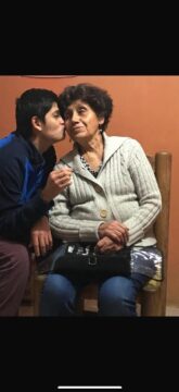 Imágenes para rendir homenaje a persona finada, estas pueden variar en su contenido.
