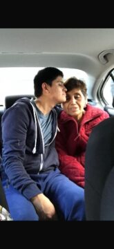 Imágenes para rendir homenaje a persona finada, estas pueden variar en su contenido.