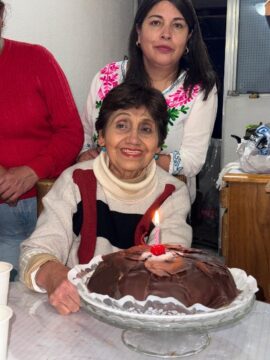 Imágenes para rendir homenaje a persona finada, estas pueden variar en su contenido.