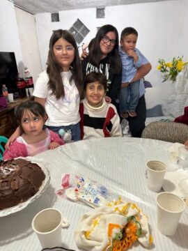Imágenes para rendir homenaje a persona finada, estas pueden variar en su contenido.
