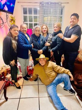 Imágenes para rendir homenaje a persona finada, estas pueden variar en su contenido.