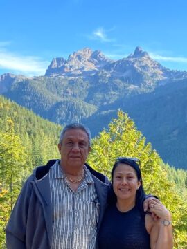 Imágenes para rendir homenaje a persona finada, estas pueden variar en su contenido.