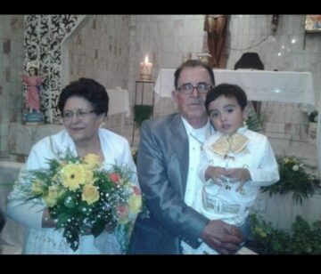 Imágenes para rendir homenaje a persona finada, estas pueden variar en su contenido.