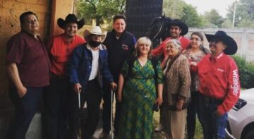 Imágenes para rendir homenaje a persona finada, estas pueden variar en su contenido.