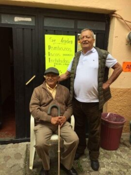 Imágenes para rendir homenaje a persona finada, estas pueden variar en su contenido.