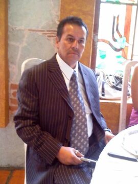 Imágenes para rendir homenaje a persona finada, estas pueden variar en su contenido.