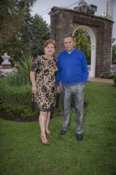 Imágenes para rendir homenaje a persona finada, estas pueden variar en su contenido.