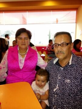 Imágenes para rendir homenaje a persona finada, estas pueden variar en su contenido.