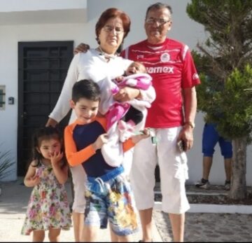 Imágenes para rendir homenaje a persona finada, estas pueden variar en su contenido.