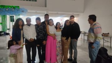 Imágenes para rendir homenaje a persona finada, estas pueden variar en su contenido.