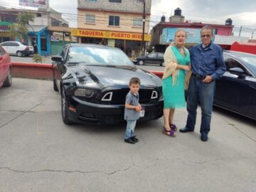 Imágenes para rendir homenaje a persona finada, estas pueden variar en su contenido.