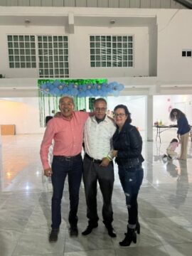 Imágenes para rendir homenaje a persona finada, estas pueden variar en su contenido.