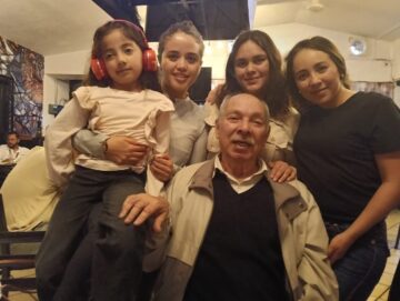 Imágenes para rendir homenaje a persona finada, estas pueden variar en su contenido.