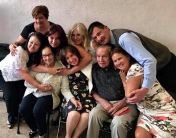 Imágenes para rendir homenaje a persona finada, estas pueden variar en su contenido.