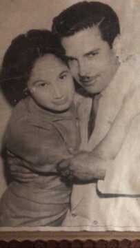 Imágenes para rendir homenaje a persona finada, estas pueden variar en su contenido.