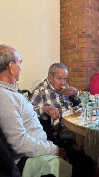 Imágenes para rendir homenaje a persona finada, estas pueden variar en su contenido.