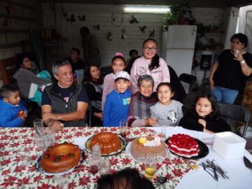 Imágenes para rendir homenaje a persona finada, estas pueden variar en su contenido.