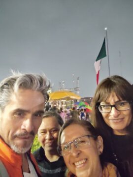 Imágenes para rendir homenaje a persona finada, estas pueden variar en su contenido.