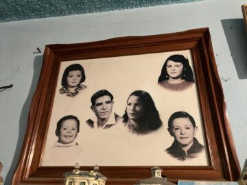 Imágenes para rendir homenaje a persona finada, estas pueden variar en su contenido.