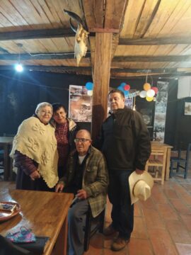 Imágenes para rendir homenaje a persona finada, estas pueden variar en su contenido.