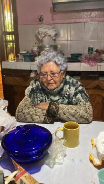 Imágenes para rendir homenaje a persona finada, estas pueden variar en su contenido.