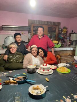 Imágenes para rendir homenaje a persona finada, estas pueden variar en su contenido.