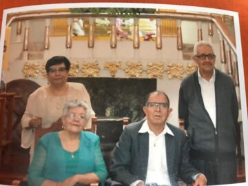 Imágenes para rendir homenaje a persona finada, estas pueden variar en su contenido.