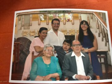 Imágenes para rendir homenaje a persona finada, estas pueden variar en su contenido.