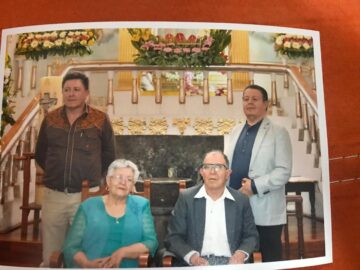 Imágenes para rendir homenaje a persona finada, estas pueden variar en su contenido.