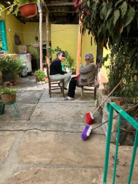 Imágenes para rendir homenaje a persona finada, estas pueden variar en su contenido.