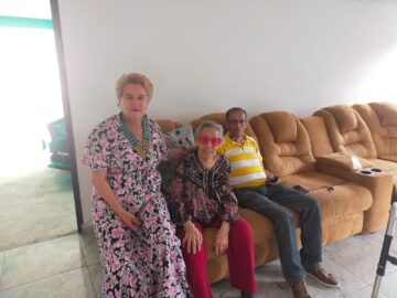 Imágenes para rendir homenaje a persona finada, estas pueden variar en su contenido.