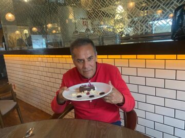 Imágenes para rendir homenaje a persona finada, estas pueden variar en su contenido.