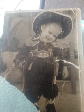 Imágenes para rendir homenaje a persona finada, estas pueden variar en su contenido.