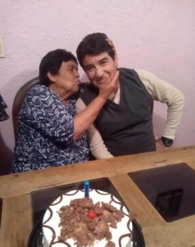 Imágenes para rendir homenaje a persona finada, estas pueden variar en su contenido.