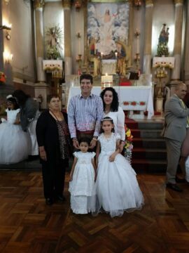 Imágenes para rendir homenaje a persona finada, estas pueden variar en su contenido.