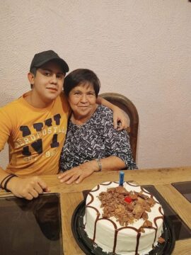 Imágenes para rendir homenaje a persona finada, estas pueden variar en su contenido.