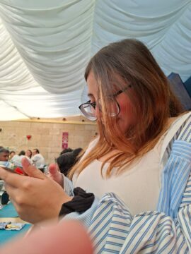 Imágenes para rendir homenaje a persona finada, estas pueden variar en su contenido.