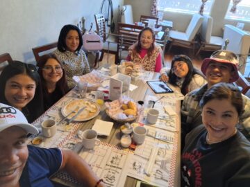 Imágenes para rendir homenaje a persona finada, estas pueden variar en su contenido.