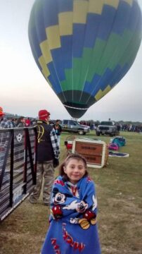 Imágenes para rendir homenaje a persona finada, estas pueden variar en su contenido.