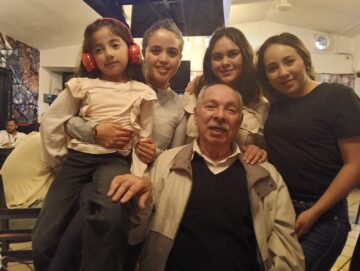 Imágenes para rendir homenaje a persona finada, estas pueden variar en su contenido.