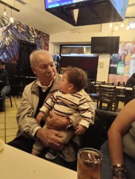 Imágenes para rendir homenaje a persona finada, estas pueden variar en su contenido.