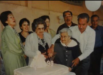 Imágenes para rendir homenaje a persona finada, estas pueden variar en su contenido.