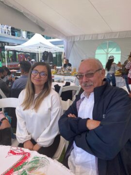 Imágenes para rendir homenaje a persona finada, estas pueden variar en su contenido.