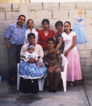 Imágenes para rendir homenaje a persona finada, estas pueden variar en su contenido.