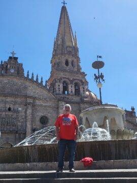 Imágenes para rendir homenaje a persona finada, estas pueden variar en su contenido.