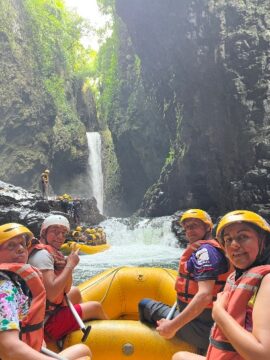 Imágenes para rendir homenaje a persona finada, estas pueden variar en su contenido.