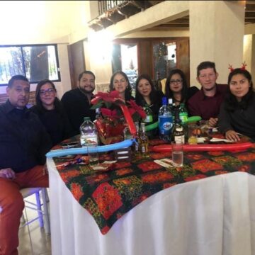 Imágenes para rendir homenaje a persona finada, estas pueden variar en su contenido.